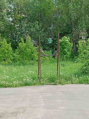 Кохомские власти требуют снести детскую площадку